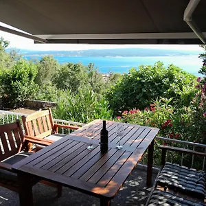 Apartman E&g, Dramalj